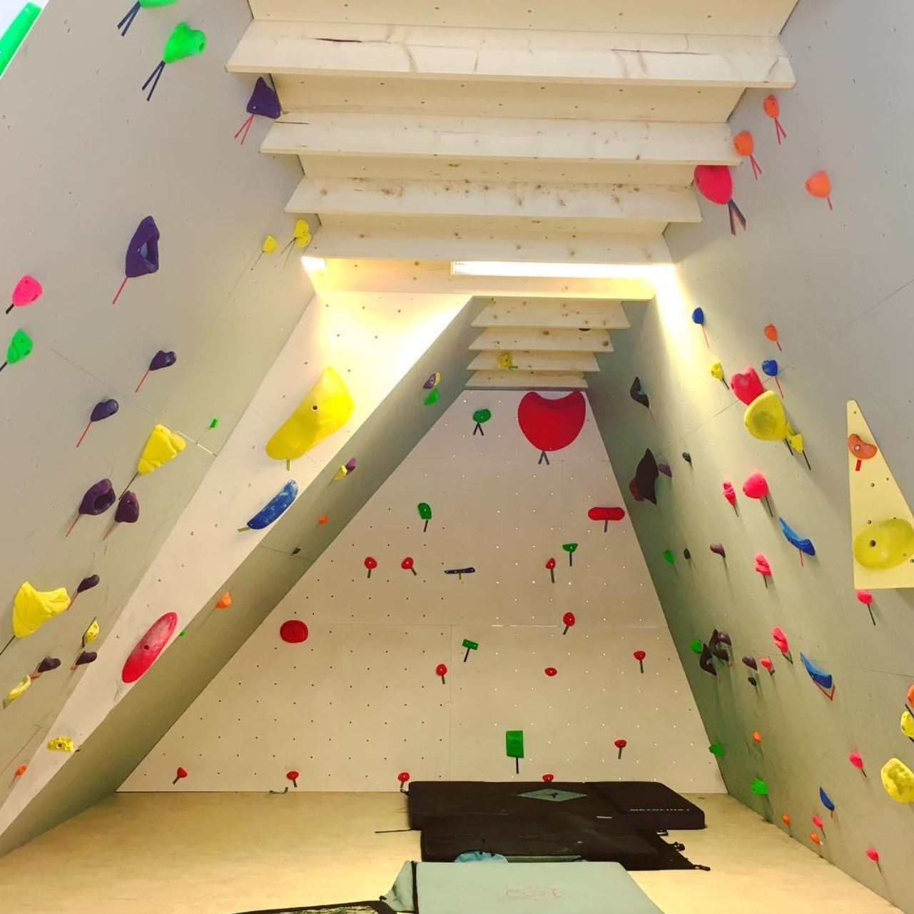 Artificial climbing walls, Perth