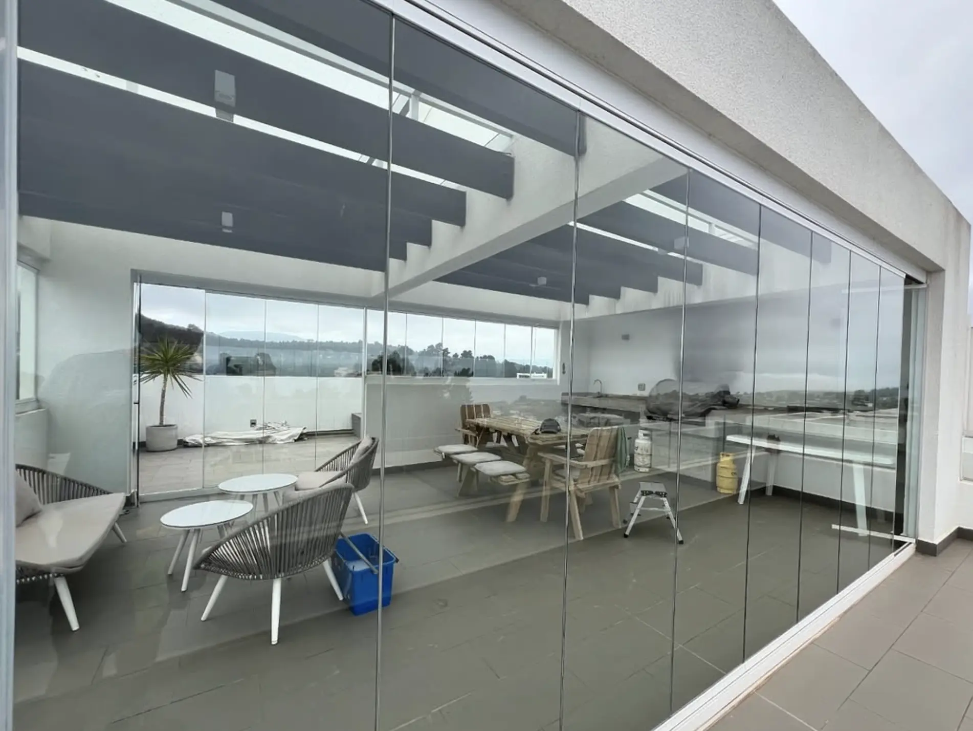 Commercial window cleaning